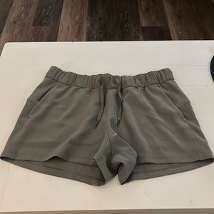 lululemon On The Fly short